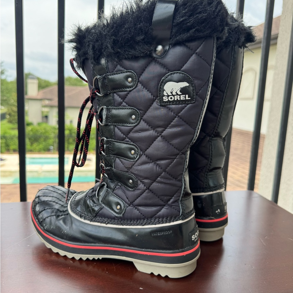Sorel Black and Red Quilted Boots